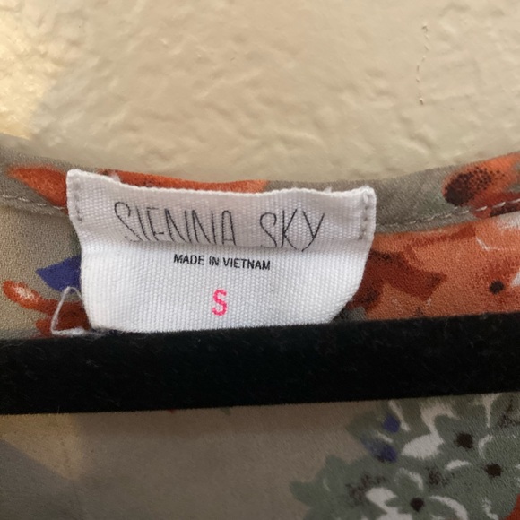 {Senna Sky} Quarter Sleeve Blouse - Picture 2 of 3